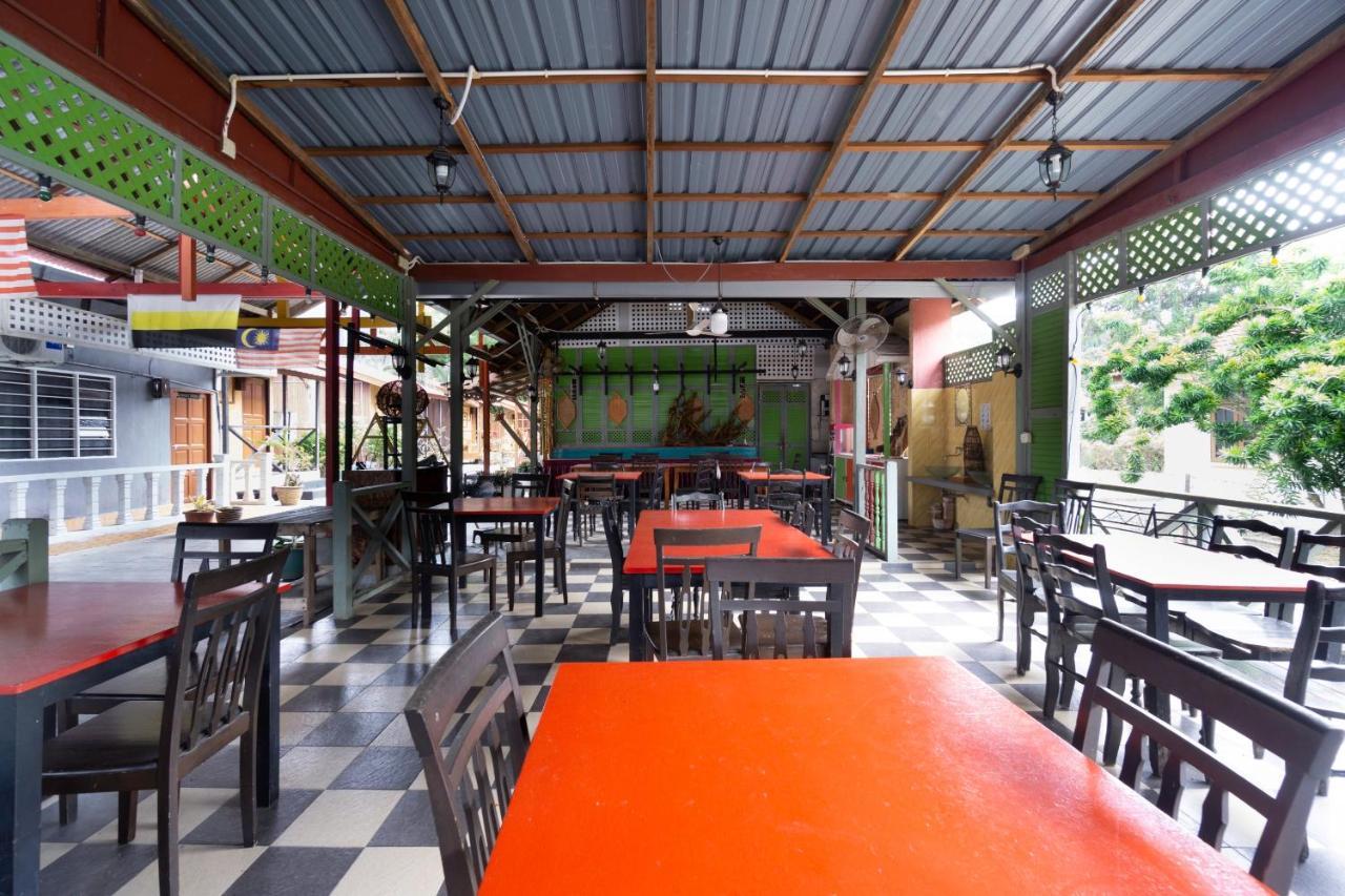 Oyo 89646 Panvill Resort Kampong Pasir Bogak Kültér fotó