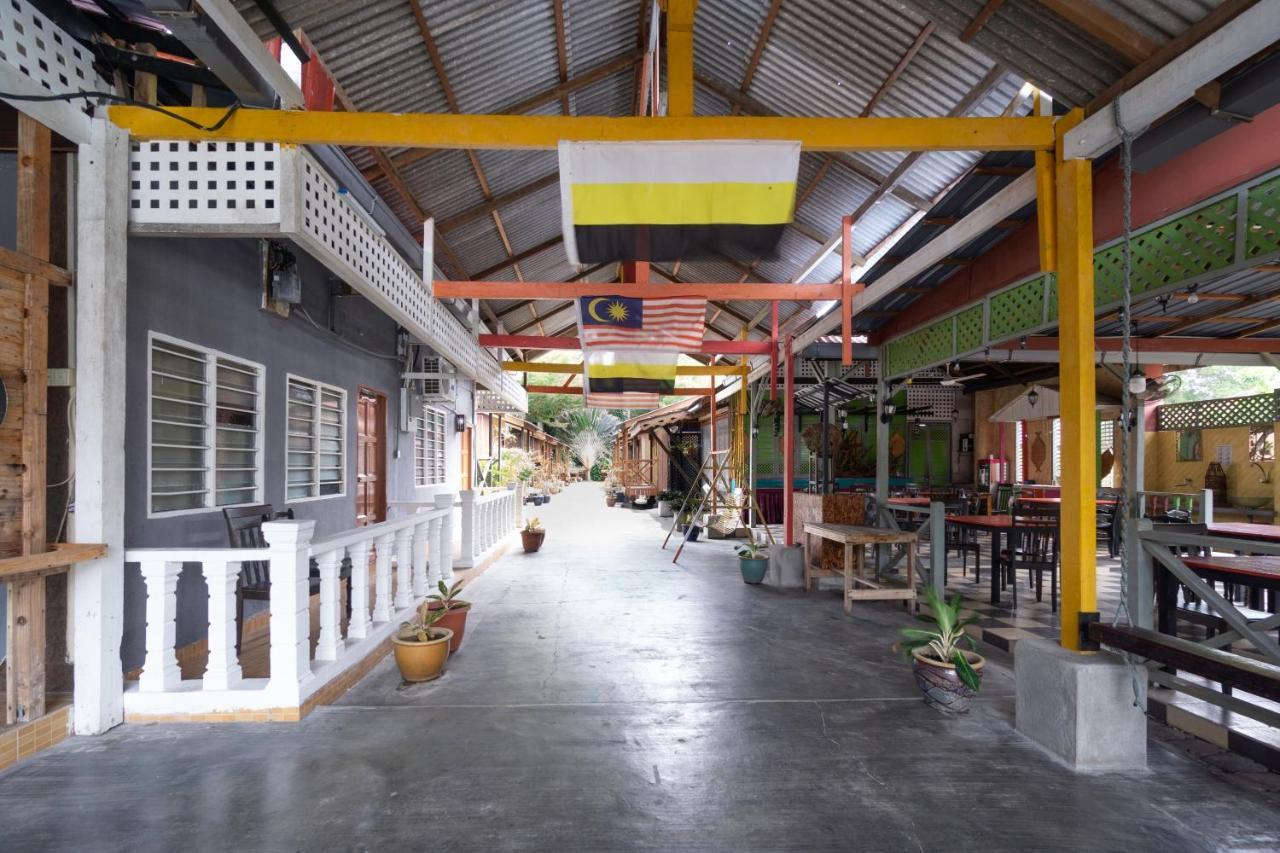 Oyo 89646 Panvill Resort Kampong Pasir Bogak Kültér fotó