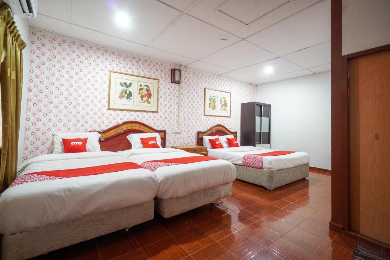 Oyo 89646 Panvill Resort Kampong Pasir Bogak Kültér fotó