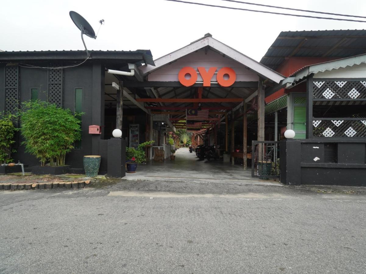 Oyo 89646 Panvill Resort Kampong Pasir Bogak Kültér fotó