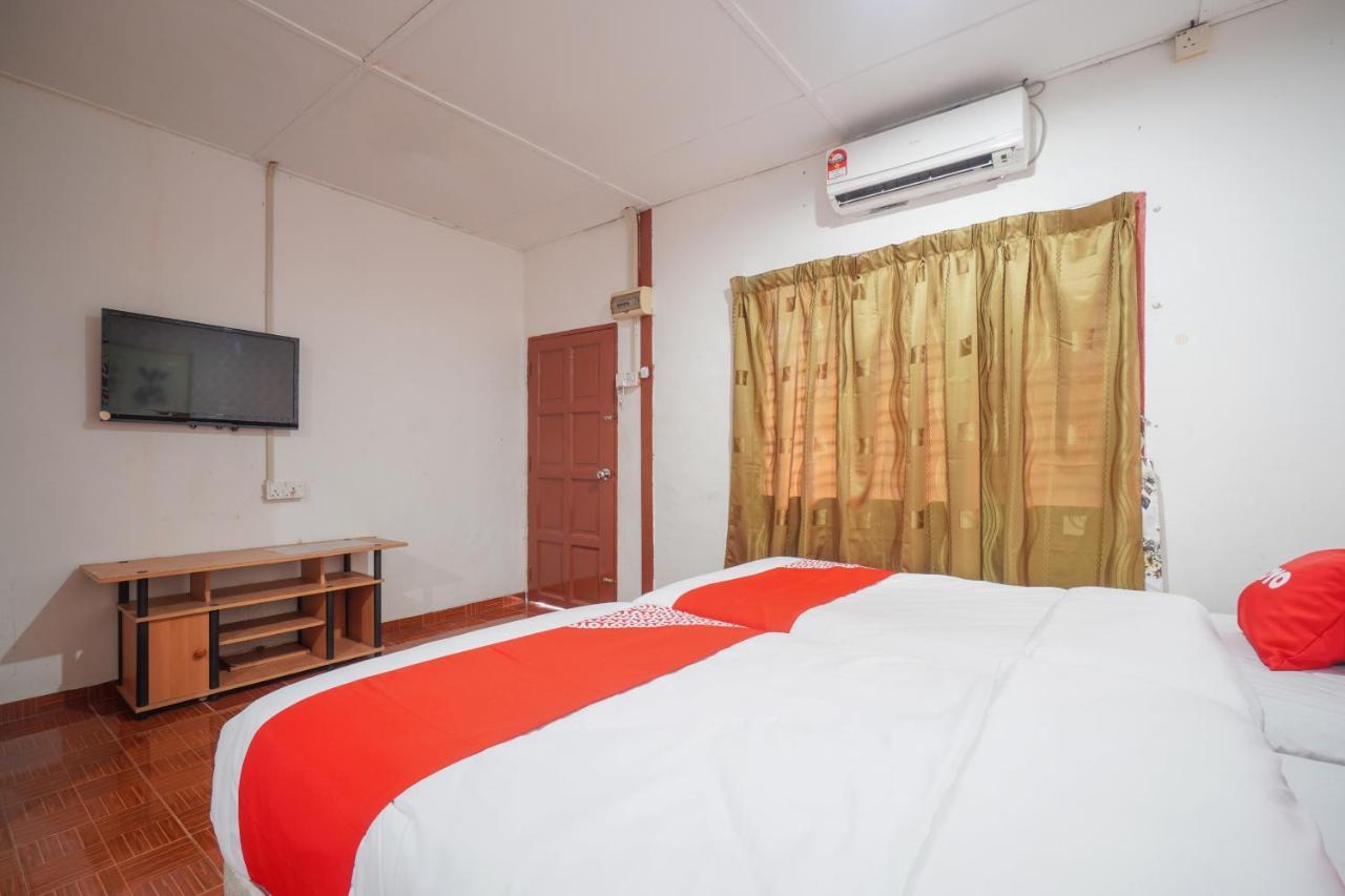 Oyo 89646 Panvill Resort Kampong Pasir Bogak Kültér fotó